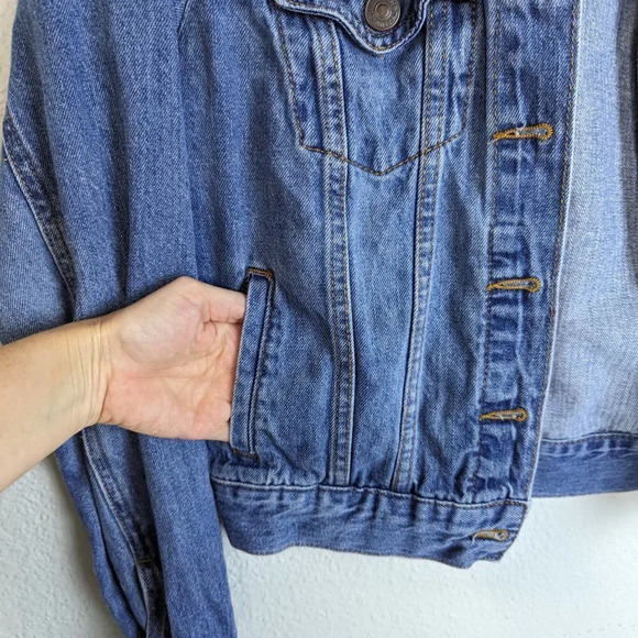 Forever 21 Classic Denim Jean Jacket With Pockets Size Small - Picture 5 of 8